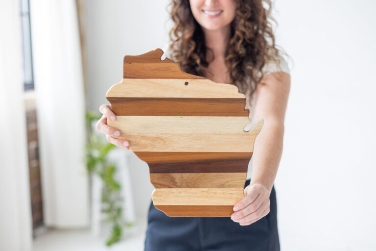 Wisconsin Shiplap Charcuterie Board – Wooden Cheese & Serving Board Gallery Image